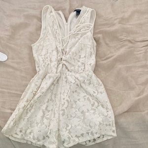 White lace-like romper size S
